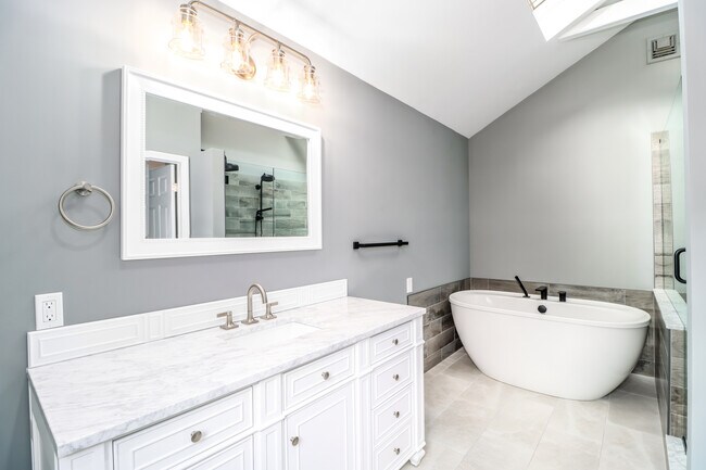 Building Photo - 85 Ironworks Hill Rd