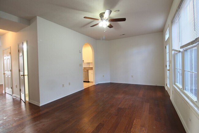 Building Photo - 3-Bedroom Townhome with Bonus Room, Large Deck and Garage!