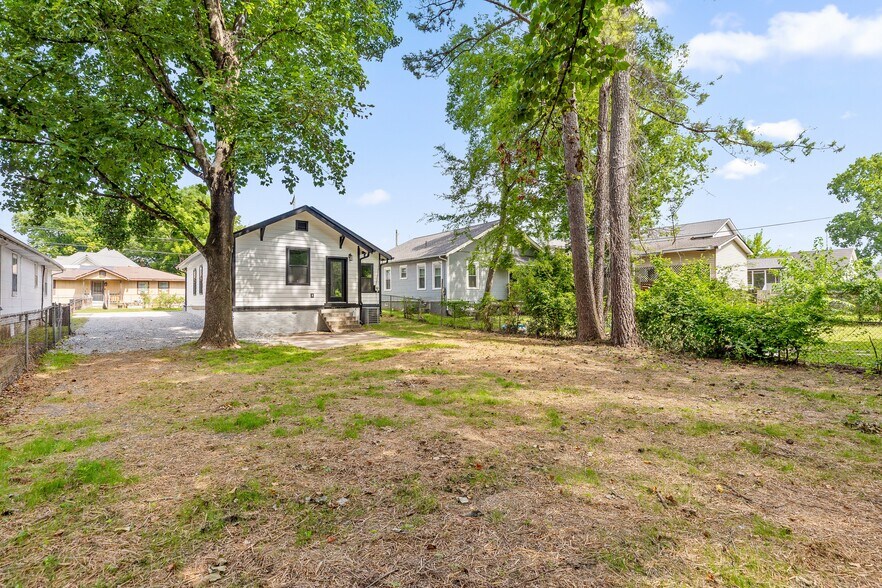 Building Photo - 1308 S Lyerly St