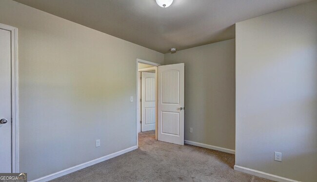 Building Photo - 606 Grenier Terrace NE