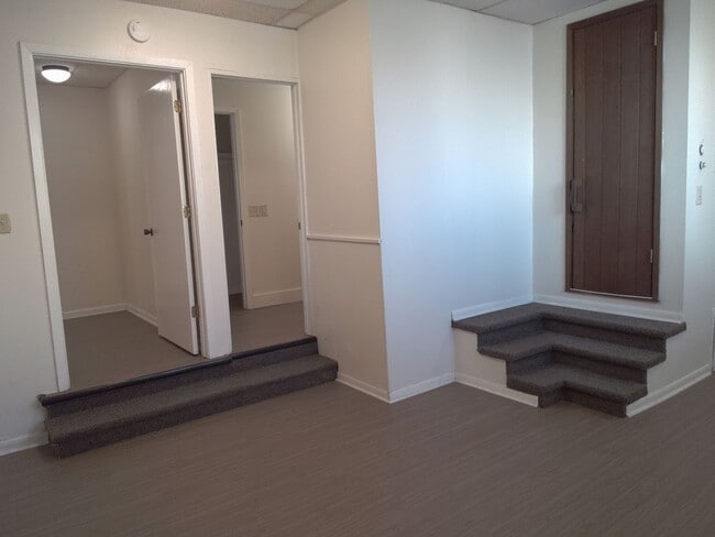 Building Photo - 700 S 4th St