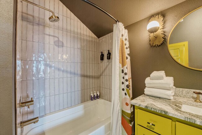 Building Photo - 1780 N Walnut Ave