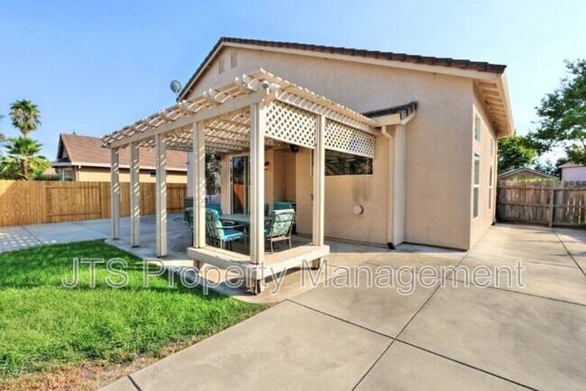 Building Photo - 3232 Balada Way