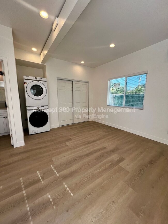 Building Photo - 1962 Harbor Ave