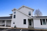 Building Photo - 435 Foxon Rd