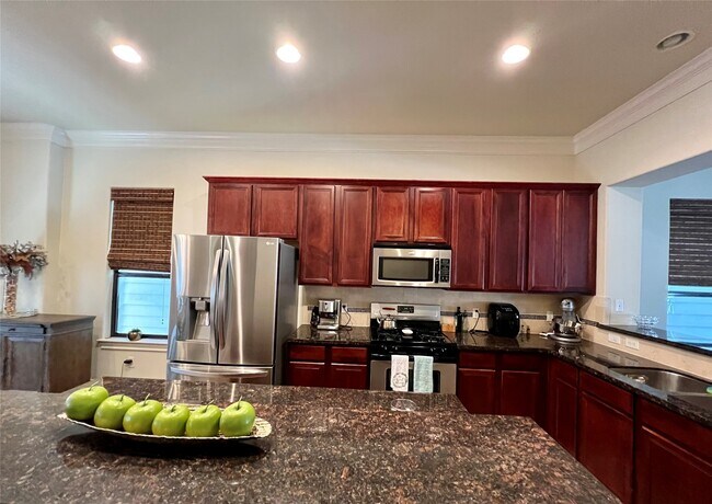 Building Photo - 3255 Maxroy St