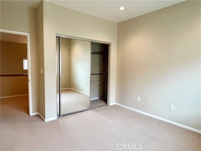 Building Photo - 266 S Redwood Ave