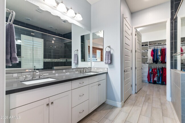 Building Photo - 20942 W College Dr