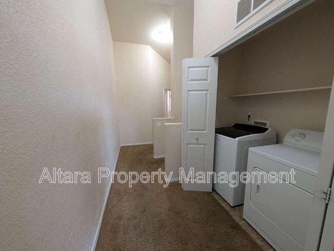 Building Photo - 4848 Iron Horse Villas Point