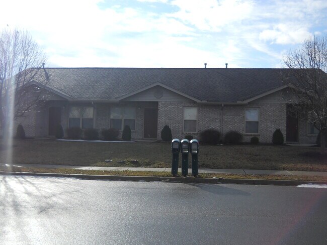 Primary Photo - 2270 Shamrock Ln