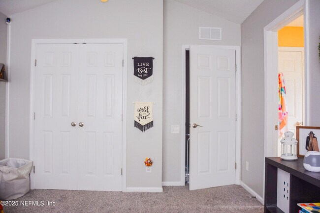 Building Photo - 7450 Scarlet Ibis Ln