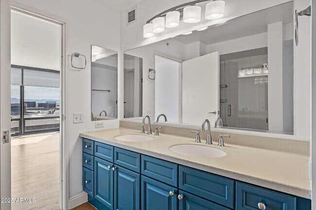 Building Photo - 4808 N 24th St