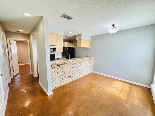 Building Photo - 3428 Willowrun Dr