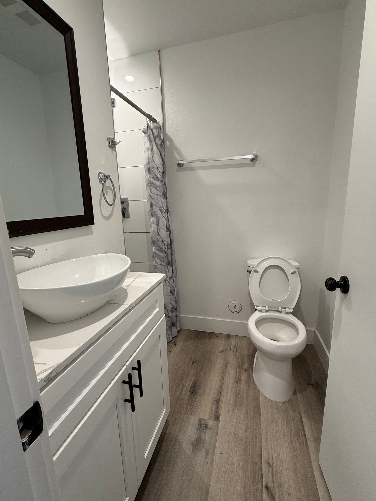 Building Photo - 1112 W 40th Pl