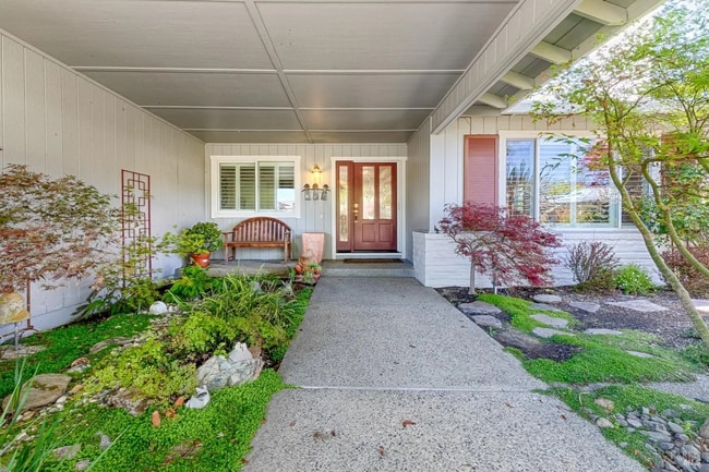 Building Photo - 7556 Oak Leaf Dr
