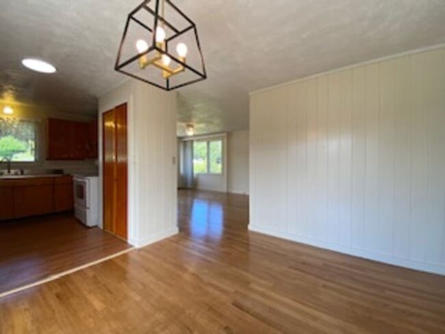 Building Photo - 3 Bedroom, 2 Bath Home for rent in Honokaa