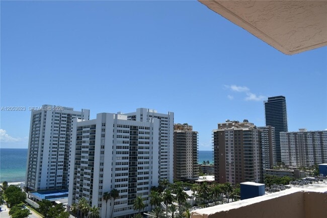 Building Photo - 1865 S Ocean Dr
