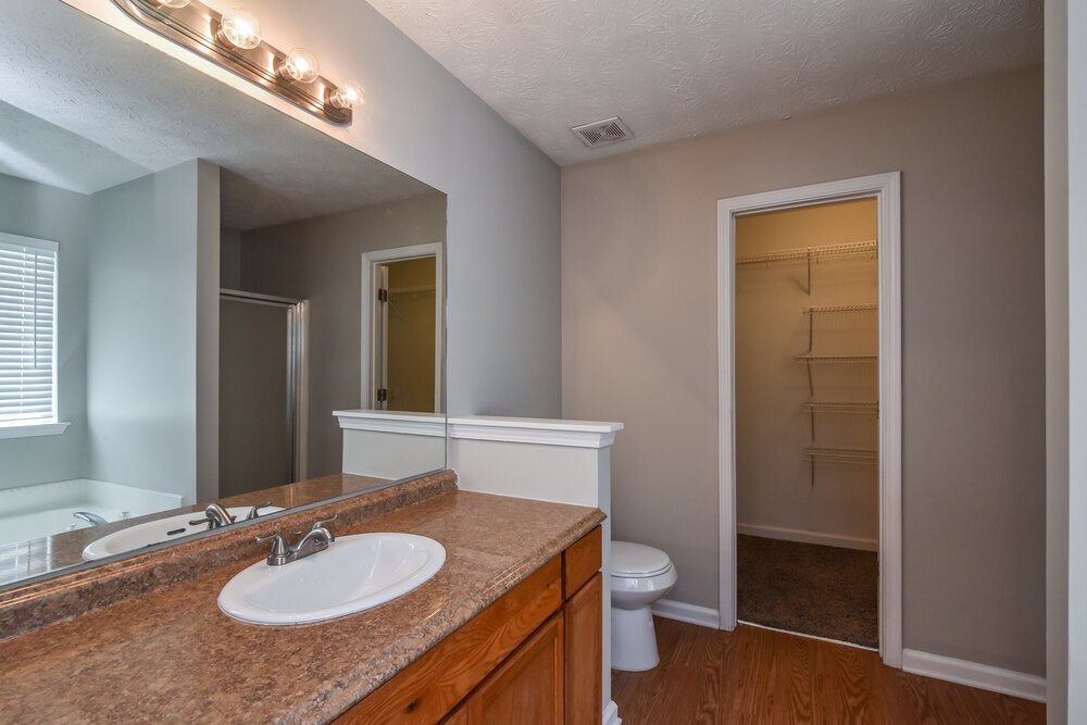 Building Photo - 508 Village Cir