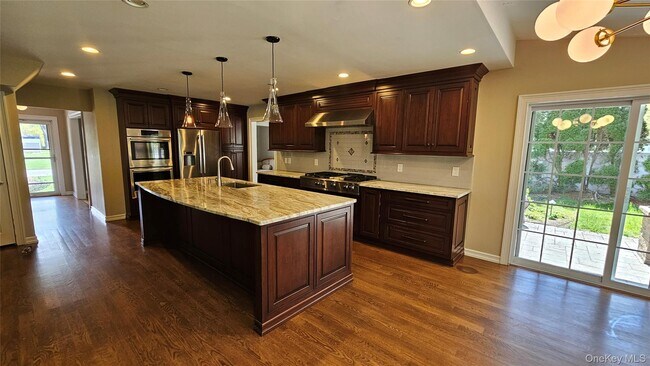 Building Photo - 72 Schriever Ln