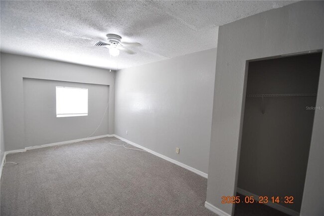 Building Photo - 4432 Tarpon Dr