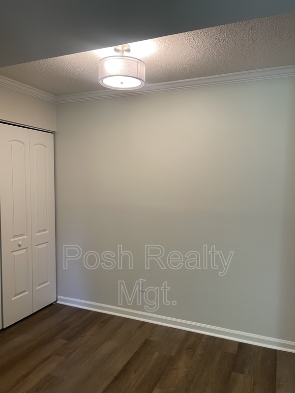 Building Photo - 502 Mystic Dr