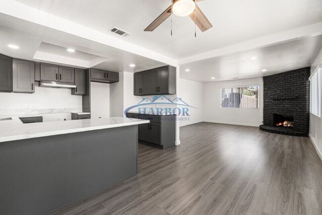 Building Photo - 789 W 18th St