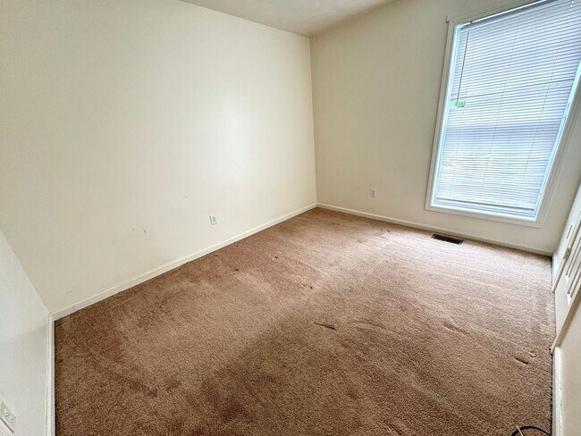 Building Photo - Roanoke St