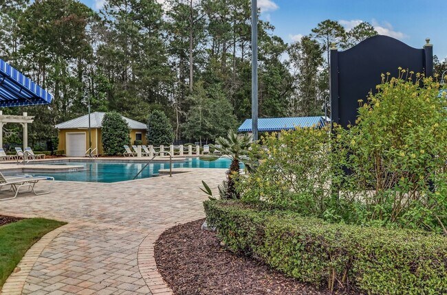 Building Photo - 3/2 with amazing community amenities!