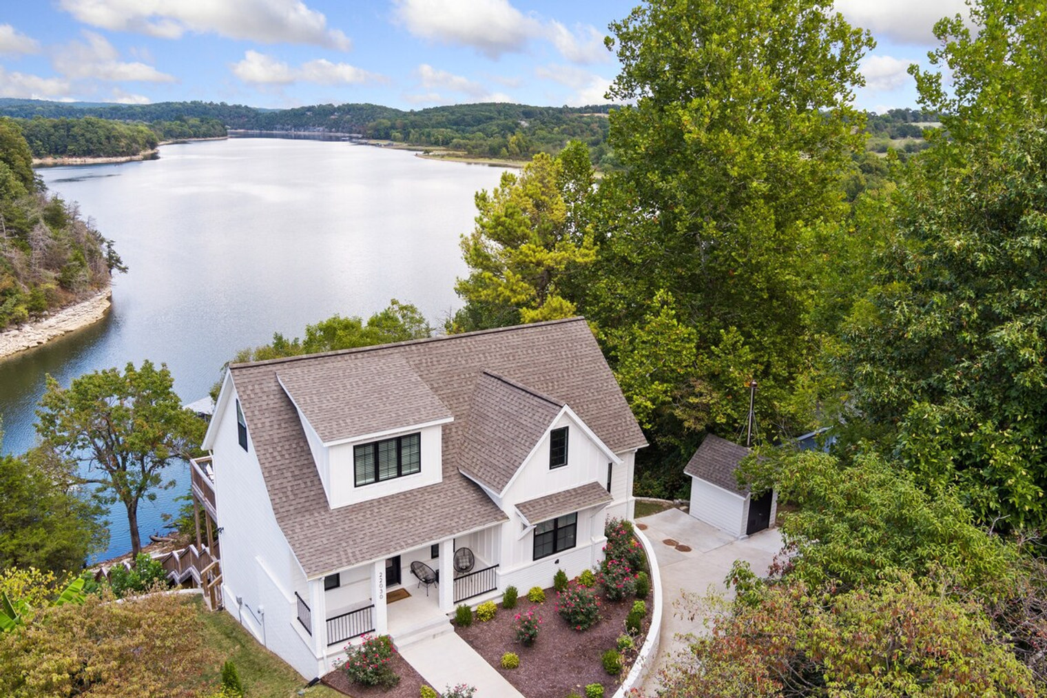 Building Photo - 22030 Dogwood Cir