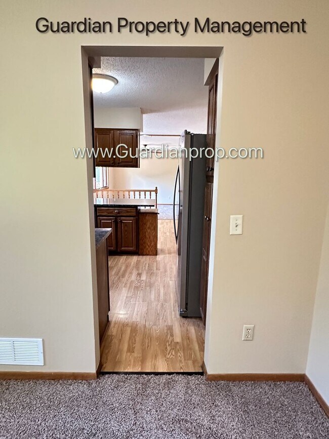 Building Photo - Rosemount Single Family Home, Corner lot, ...