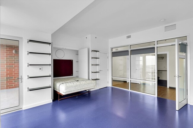 Building Photo - 3,400 SQFT CONDO IN DOWNTOWN CHAMPAIGN W/ ...