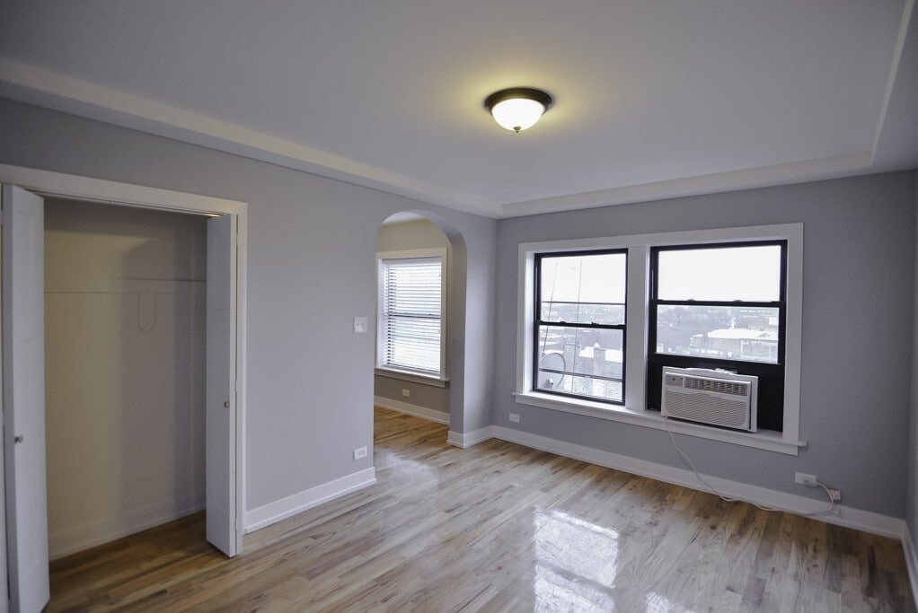 Building Photo - 555 W Arlington