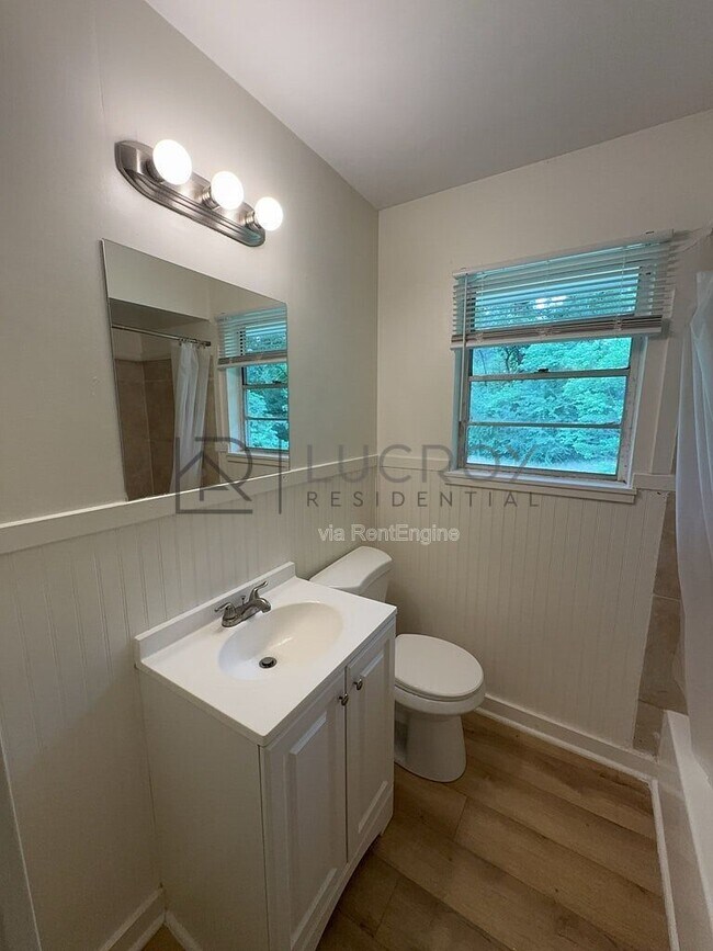 Building Photo - 1513 Maria Dr