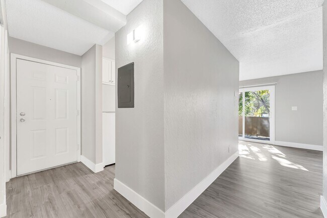 Interior Photo - Sierra Woods