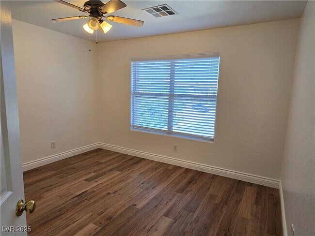 Building Photo - 221 Palmarosa St