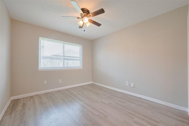 Building Photo - 6822 Stonewater