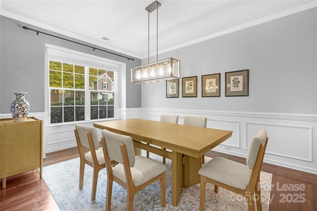 Building Photo - 5829 Dinsmore Ln