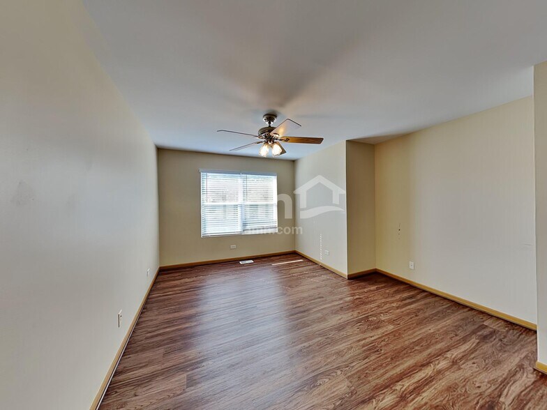 Building Photo - 329 Verbena Ln