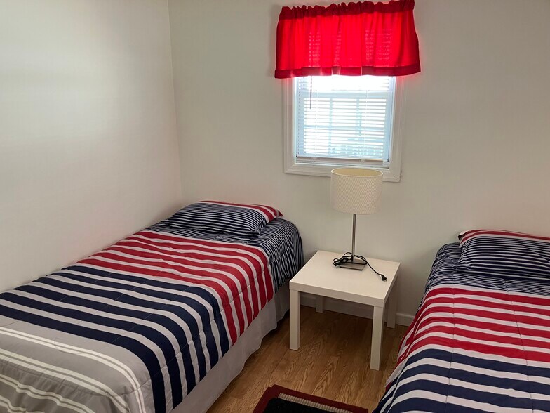 Building Photo - 1922 Baltimore Ave