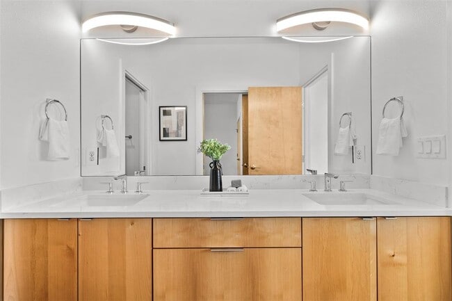 Building Photo - 7813 Mullen Dr