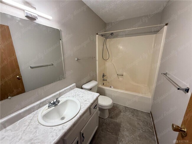 Building Photo - 557 N Broad St