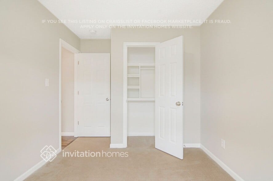 Building Photo - 386 Rosa Cir