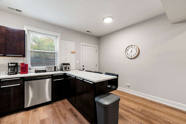 Building Photo - 2207 W 18th St