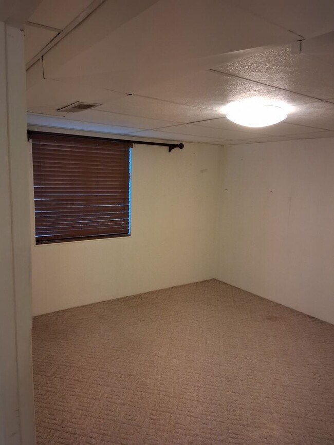 Building Photo - 210 Elm St