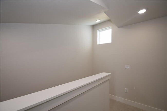 Building Photo - 1831 Lapis Ave