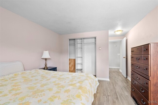 Building Photo - 576 Village Blvd N