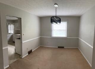 Building Photo - 2272 Oakhurst Dr