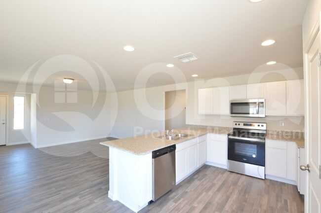 Building Photo - 777 Silvercreek Ln
