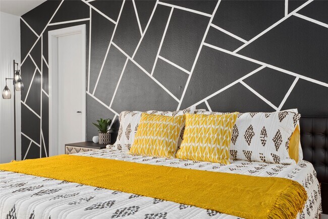 Building Photo - 2914 Commerce St