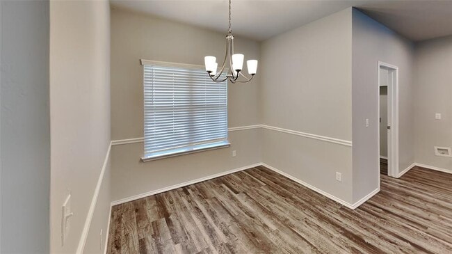 Building Photo - 332 Blue Dr